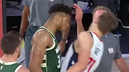 El cabezazo de Giannis Antetokounmpo