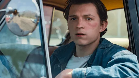 Tom Holland en una escena de "El Diablo a Todas Horas".