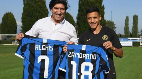 Zamorano junto a Alexis en las dependencias de Inter