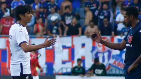 Jean Beausejour se saluda con Matías Fernández en la final de la Copa Chile