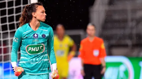 Endler es portera y figura de las parisinas.