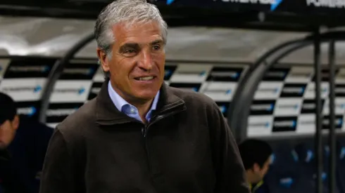 Omar Labruna en la banca de Everton