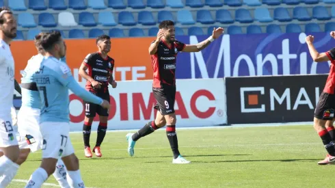 Tobías Figueroa celebra su tanto