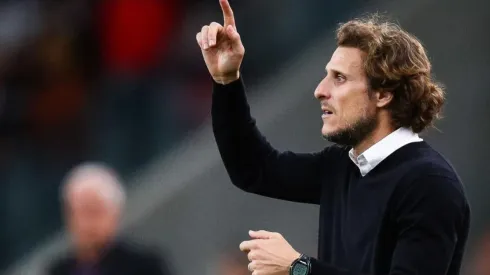 Diego Forlán no va más como técnico de Peñarol