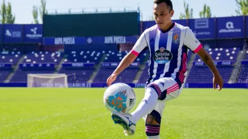 Fabián Orellana desfiló con la quinta camiseta que representará en La Liga de España