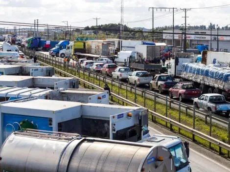 Camioneros anuncian fin al paro tras acuerdo con el Gobierno