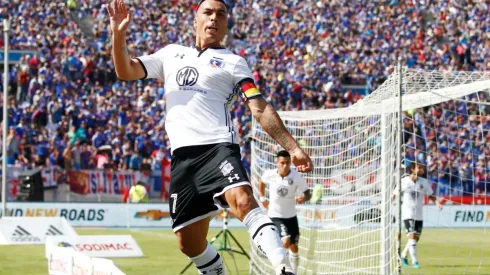 Esteban Paredes festeja ante la U en 2018