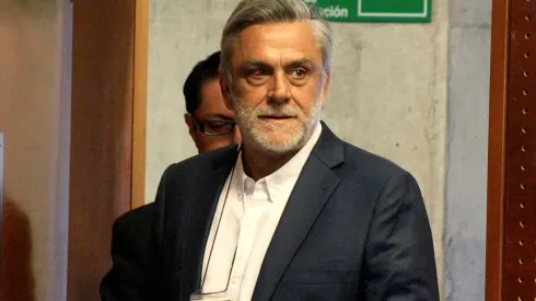 ¿Vuelta de carnero? Ahora Longueira asegura que está por el rechazo