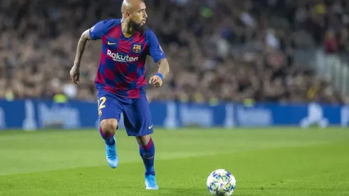 Arturo Vidal exige al Barcelona pagarle todo lo acordado por contrato.