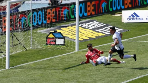 Esteban Paredes llegó a los 16 goles ante la U en Superclásicos