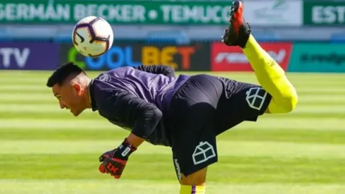 Miguel Pinto toma el arco de Colo Colo por primera vez de manera oficial.