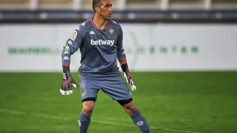 Claudio Bravo ya debutó con la camiseta de Real Betis