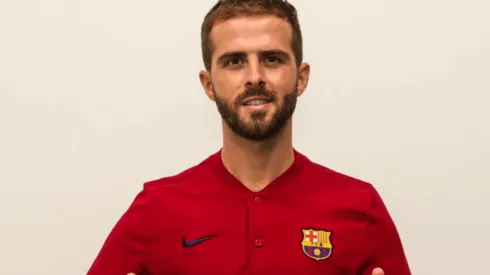 Miralem Pjanic ya luce los colores de Barcelona