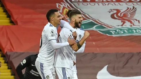 Mateusz Klich puso el 3-3 para el Leeds contra Liverpool.