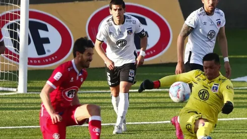 Julio Barroso en el empate de Colo Colo frente a La Calera.