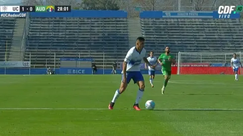 Los cruzados se fueron al descanso con un cómodo 3-0, gracias a las anotaciones de César Pinares, Luciano Aued y José Pedro Fuenzalida.