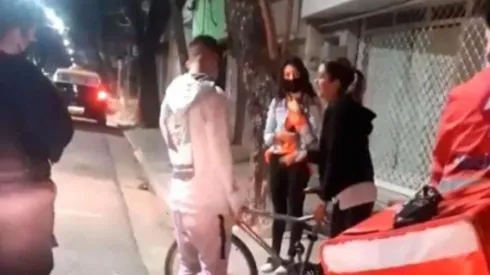 Varios vecinos salieron tras los ladrones para intentar recuperar la bicicleta.