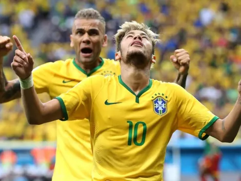 Dani Alves le presta ropa a Neymar tras supuesto ataque racista