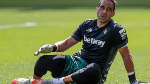 Claudio Bravo en su debut con el Betis