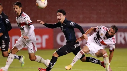 El lateral tuvo un triste estreno en el certamen continental.