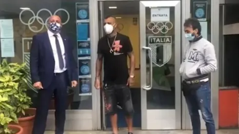 El chileno se sometió esta mañana a las pruebas médicas y deportivas ante de fichar por el Inter.