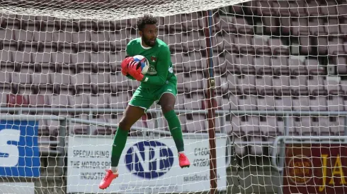 El chileno y el Leyton Orient deben enfrentar a los Spurs de Mourinho este martes por la Carabao Cup.