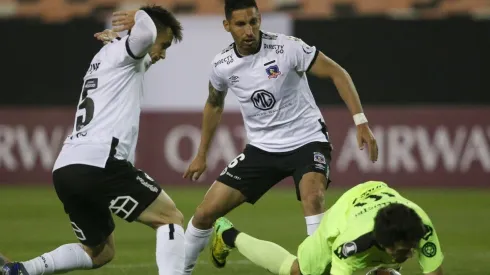 Colo Colo ahora enfrenta a Peñarol en la Copa Libertadores en el Estadio Campeón del Siglo.