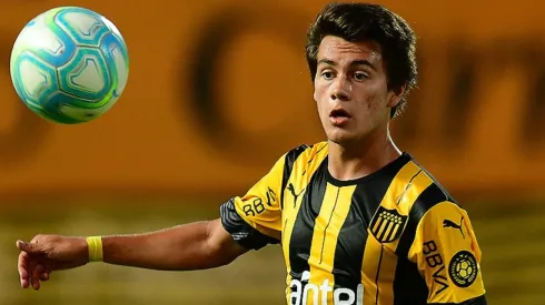 Facundo Pellistri se despide de Peñarol ante Colo Colo.