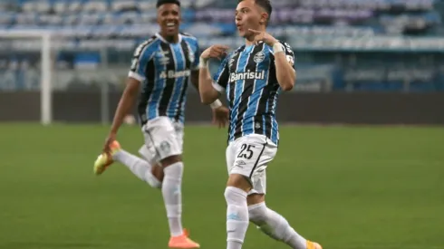 Gremio festeja el 1-0 contra Católica en Copa Libertadores.