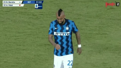 Arturo Vidal sale adolorido en Inter y prende alarmas en la Roja.