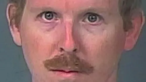 Nadie se dio cuenta: Hombre vivió en el clóset de una menor de edad por 2 meses