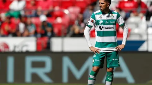 El volante es duda para jugar por la Roja.