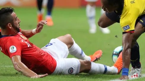 Mauricio Isla es uno de los titulares seguros de la selección chilena en el proceso para el Mundial de Qatar 2022