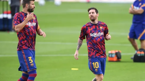 Piqué y Messi antes de disputar el trofeo Joan Gamper