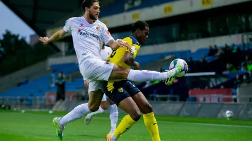 Francisco Sierralta con la camiseta del Watford