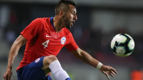 El Huaso compartió en Instagram una foto en el avión rumbo a Chile.