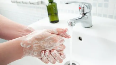 Lavado de manos es clave en la lucha contra la propagación del virus | Foto: Getty Images