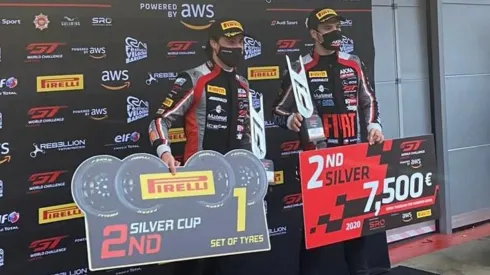 El chileno de 21 ya suma dos podios en la temporada del torneo europeo de Gran Turismo.