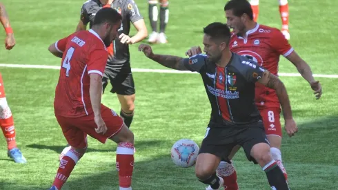 El cuadro árabe no pudo en su visita a Unión La Calera.