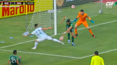 Martínez se encontró con un regalo para poner el empate ante Bolivia