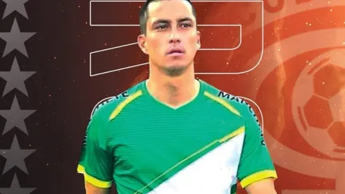 Después de dos años en Perú, el delantero vuelve al fútbol chileno.