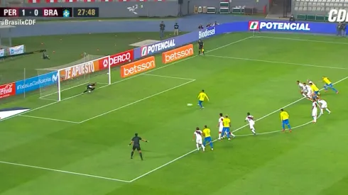 Neymar anotó el empate desde el punto penal