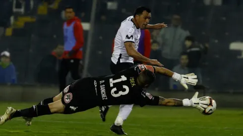 Esteban Paredes y Diego Sánchez forman parte de las delegaciones de Colo Colo y Unión Española, respectivamente, para el duelo de la fecha 15 del Campeonato Nacional 2020.