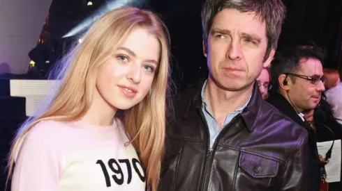 Anais junto a su padre Noel Gallagher.