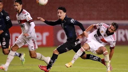 Mauricio Isla volvió a la cancha en el Brasileirao apenas 48 horas después de su último encuentro con la selección chilena