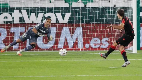 Claudio Bravo no pudo ante la Real Sociedad y cayó junto al Betis