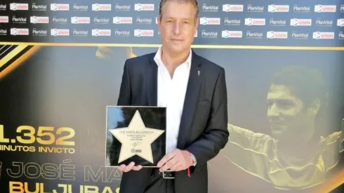 Buljubasich ingresa al Paseo de la Fama del fútbol chileno