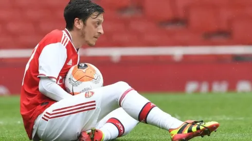 Özil vive un drama de proporciones en el Arsenal