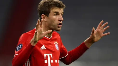 Thomás Müller indignado luego de recibir tarjeta amarilla