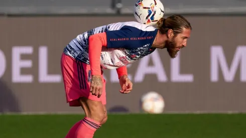 Ramos sufrió un golpe en la rodilla ante Cádiz, pero se logró recuperar y estará disponible para el Clásico de La Liga.